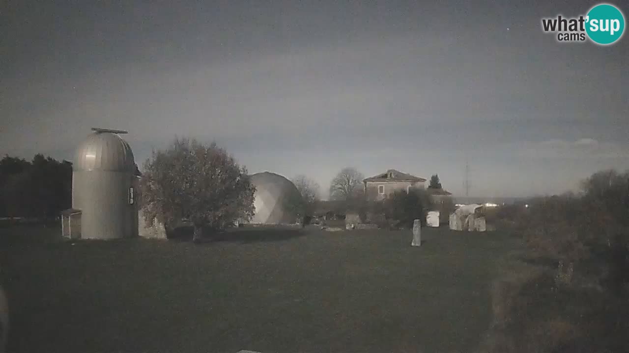 Višnjan-Observatorium Live Webcam – Explore the Sky, Asteroids, Comets, and Meteoroids