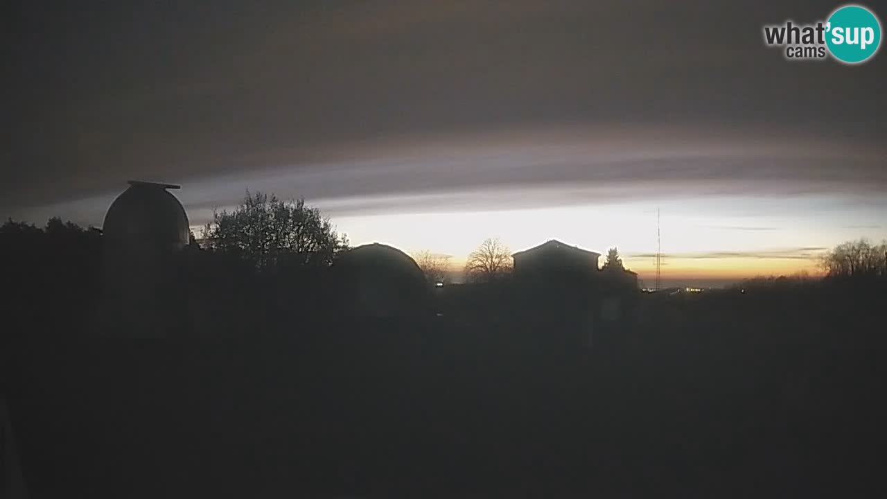Webcam en direct de l’Observatoire de Višnjan – Explorez le ciel, les astéroïdes, les comètes et les météoroïdes