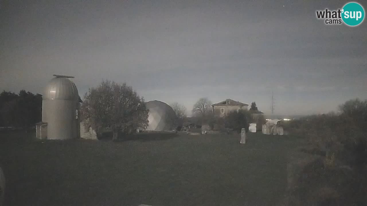Observatorij Višnjan spletna kamera – Odkrivajte nebo, asteroide, komete in meteorite