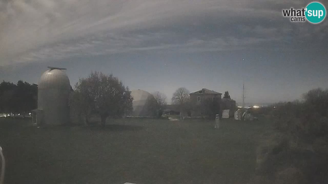 Višnjan-Observatorium Live Webcam – Explore the Sky, Asteroids, Comets, and Meteoroids