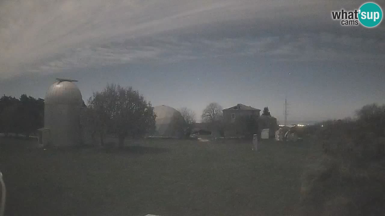 Višnjan-Observatorium Live Webcam – Explore the Sky, Asteroids, Comets, and Meteoroids