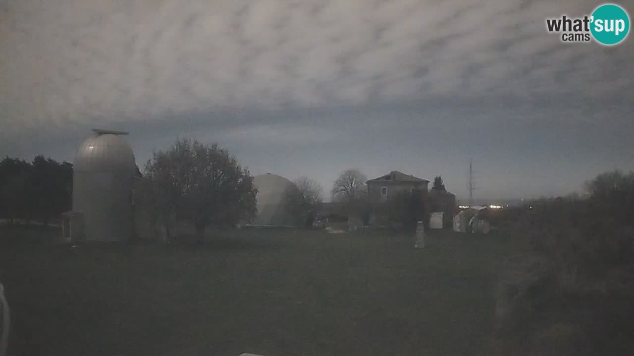 Cámara web en vivo del Observatorio de Višnjan: explora el cielo, los asteroides, cometas y meteoroides