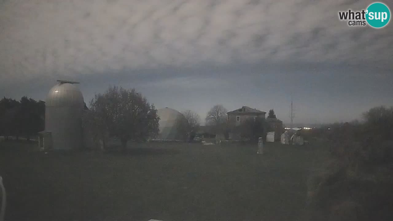 Višnjan-Observatorium Live Webcam – Explore the Sky, Asteroids, Comets, and Meteoroids