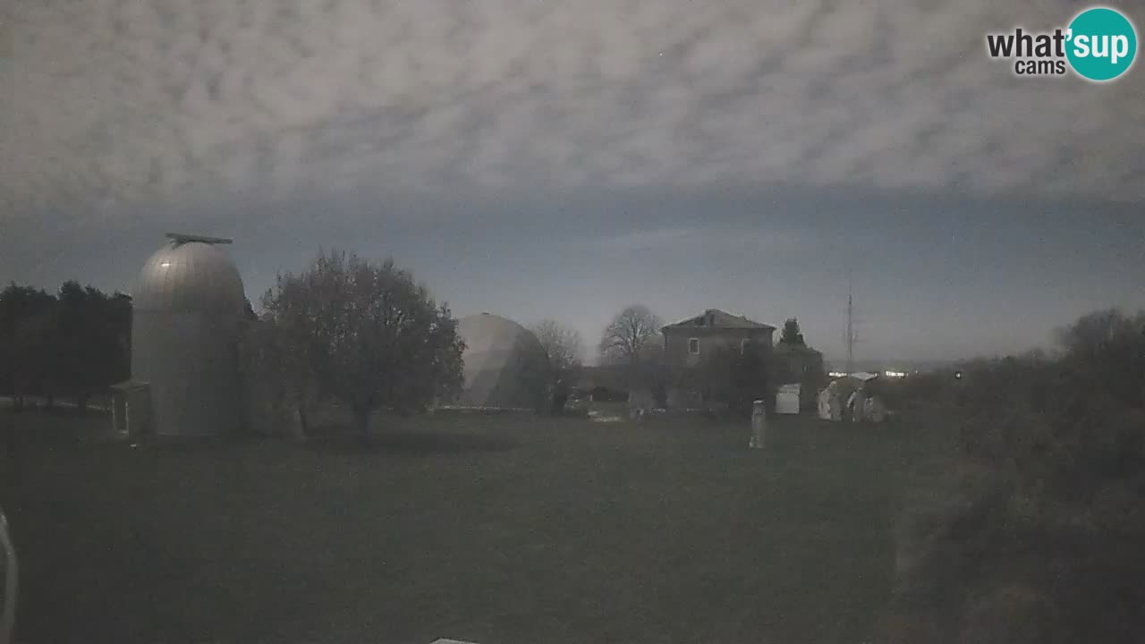 Višnjan-Observatorium Live Webcam – Explore the Sky, Asteroids, Comets, and Meteoroids