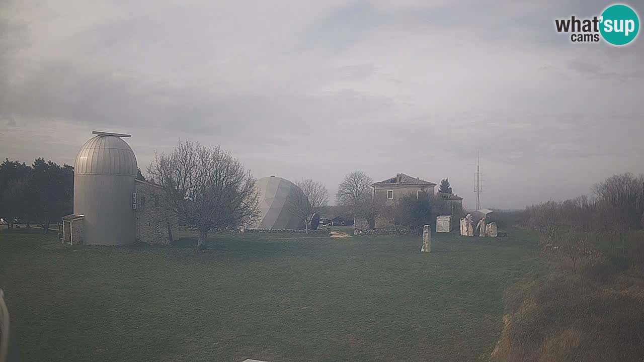 Višnjan Observatory Live Webcam – Explore the Sky, Asteroids, Comets, and Meteoroids