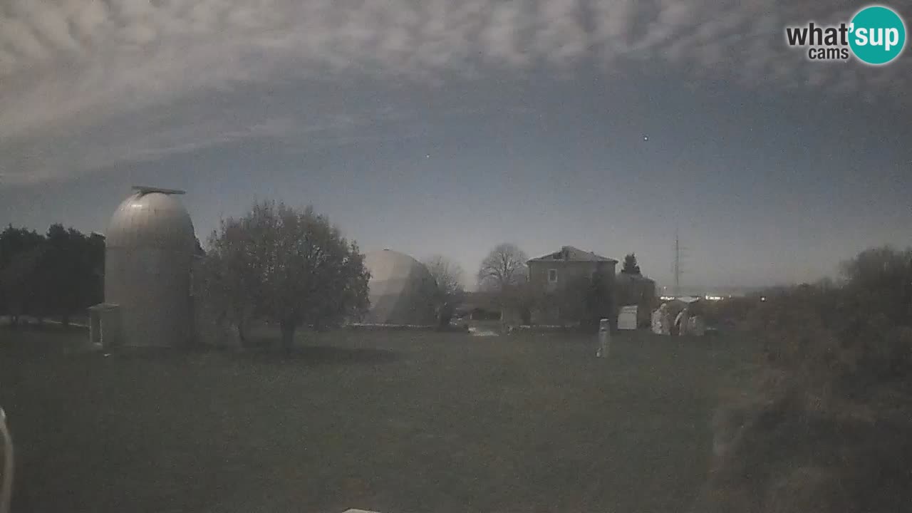 Cámara web en vivo del Observatorio de Višnjan: explora el cielo, los asteroides, cometas y meteoroides