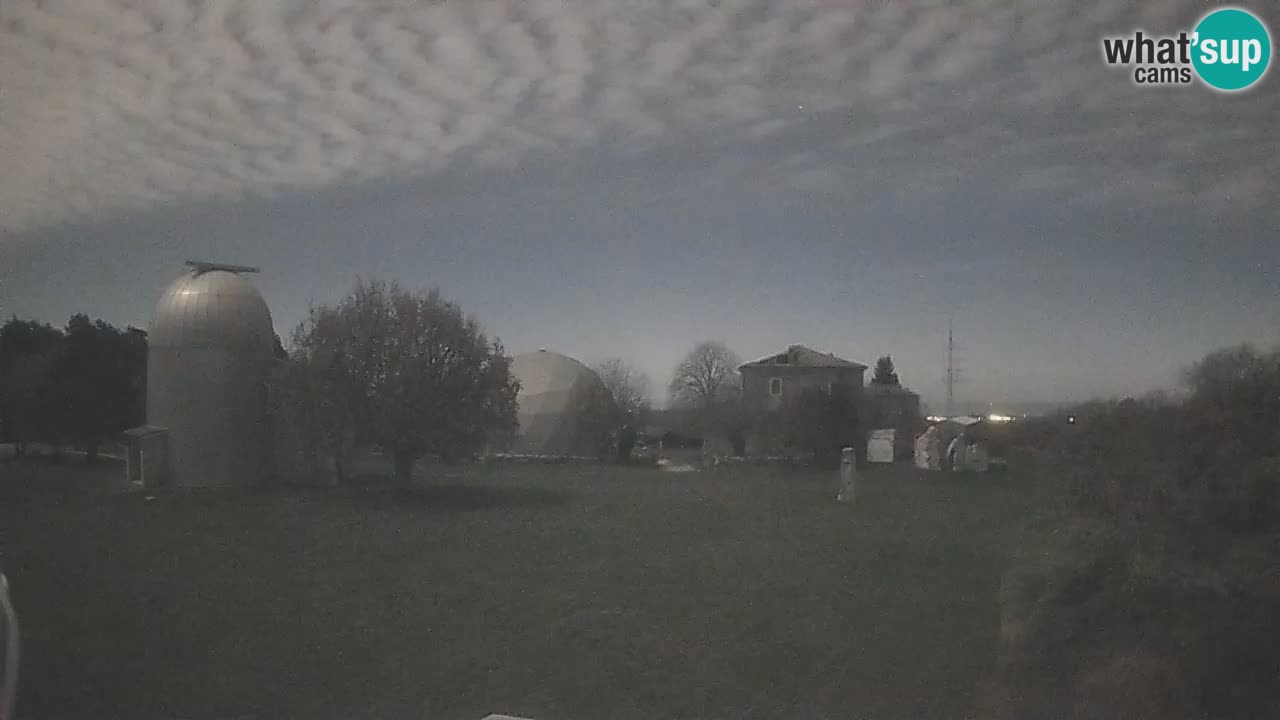 Webcam en direct de l’Observatoire de Višnjan – Explorez le ciel, les astéroïdes, les comètes et les météoroïdes