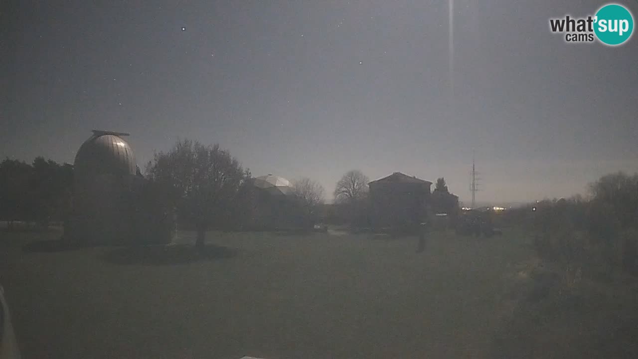 Observatorij Višnjan spletna kamera – Odkrivajte nebo, asteroide, komete in meteorite