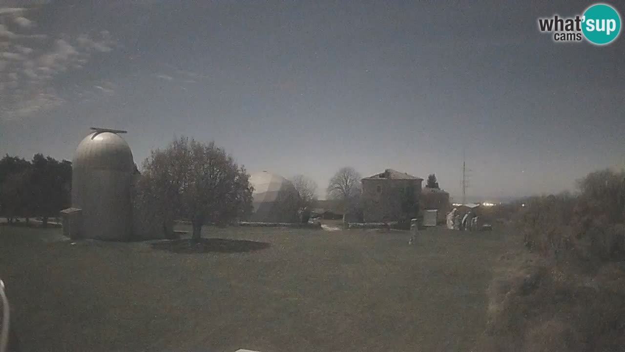 Višnjan-Observatorium Live Webcam – Explore the Sky, Asteroids, Comets, and Meteoroids
