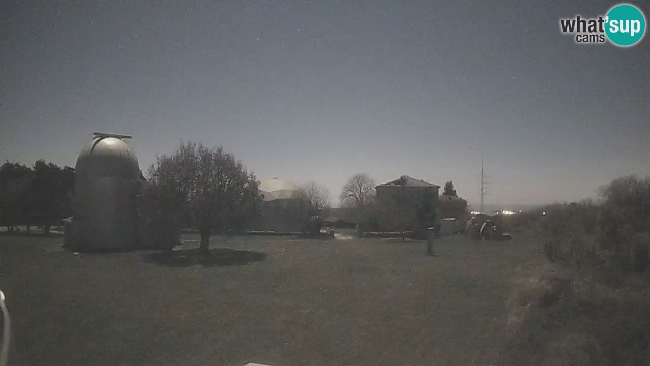 Višnjan-Observatorium Live Webcam – Explore the Sky, Asteroids, Comets, and Meteoroids