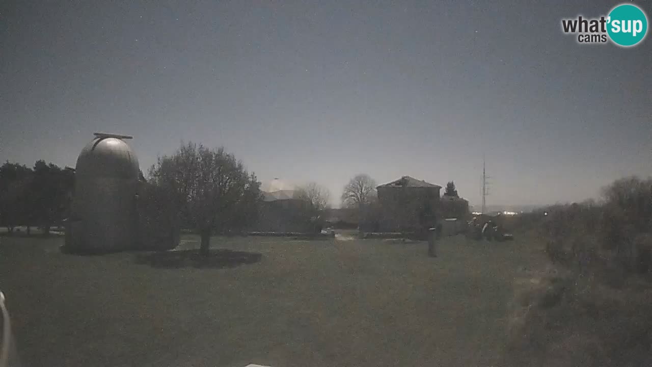 Višnjan-Observatorium Live Webcam – Explore the Sky, Asteroids, Comets, and Meteoroids