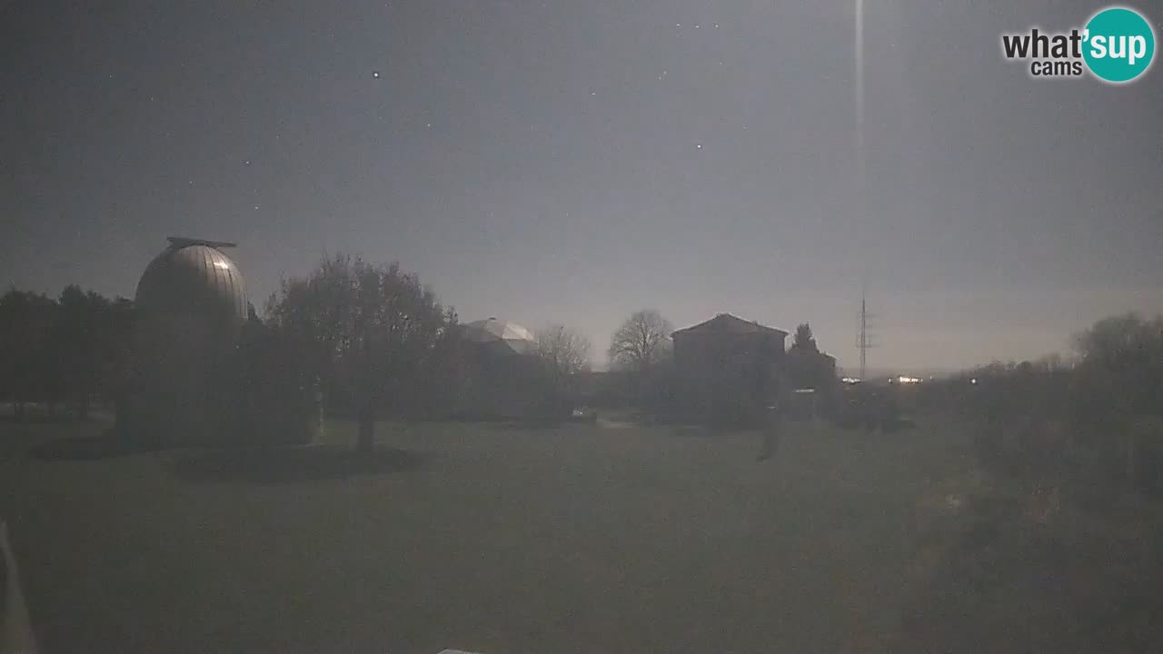 Webcam en direct de l’Observatoire de Višnjan – Explorez le ciel, les astéroïdes, les comètes et les météoroïdes