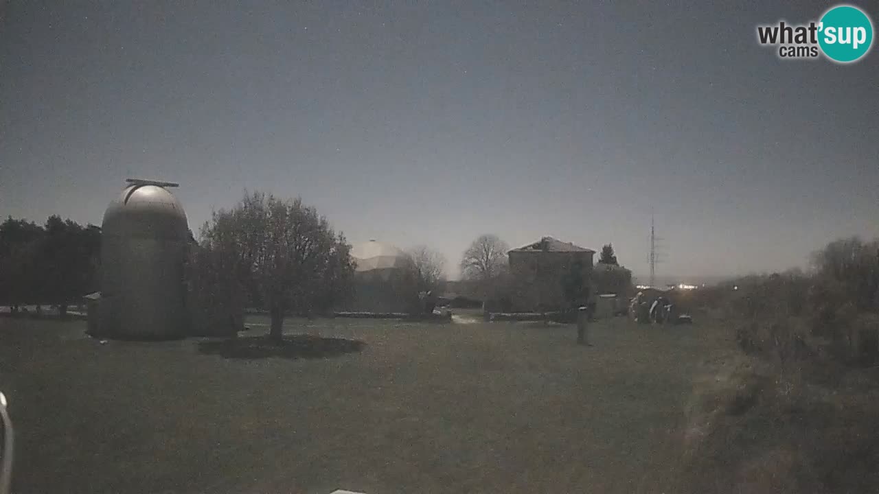 Webcam en direct de l’Observatoire de Višnjan – Explorez le ciel, les astéroïdes, les comètes et les météoroïdes