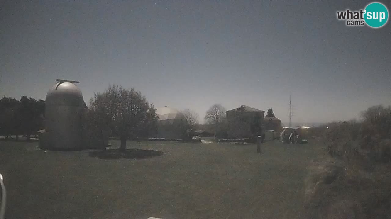 Cámara web en vivo del Observatorio de Višnjan: explora el cielo, los asteroides, cometas y meteoroides