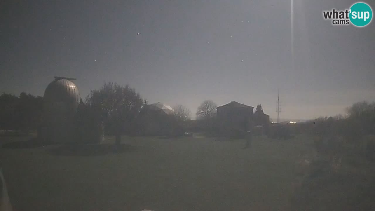 Cámara web en vivo del Observatorio de Višnjan: explora el cielo, los asteroides, cometas y meteoroides