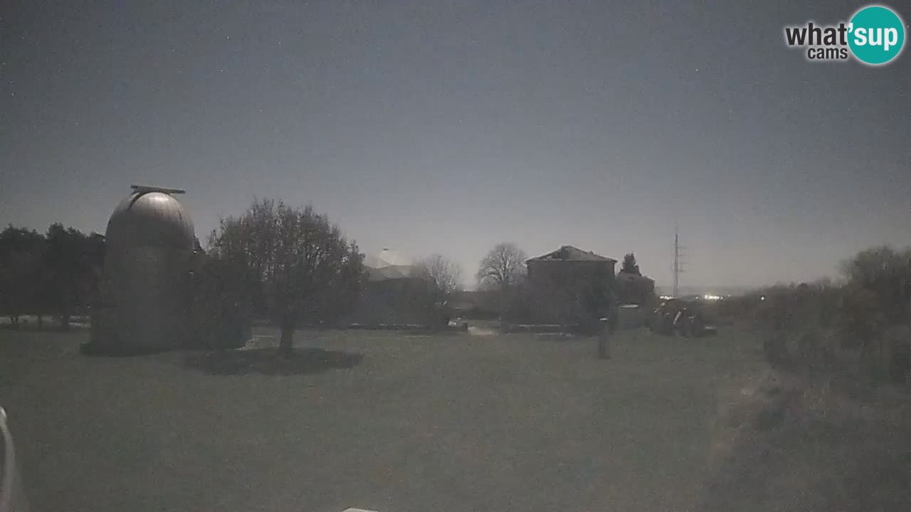 Observatorij Višnjan spletna kamera – Odkrivajte nebo, asteroide, komete in meteorite