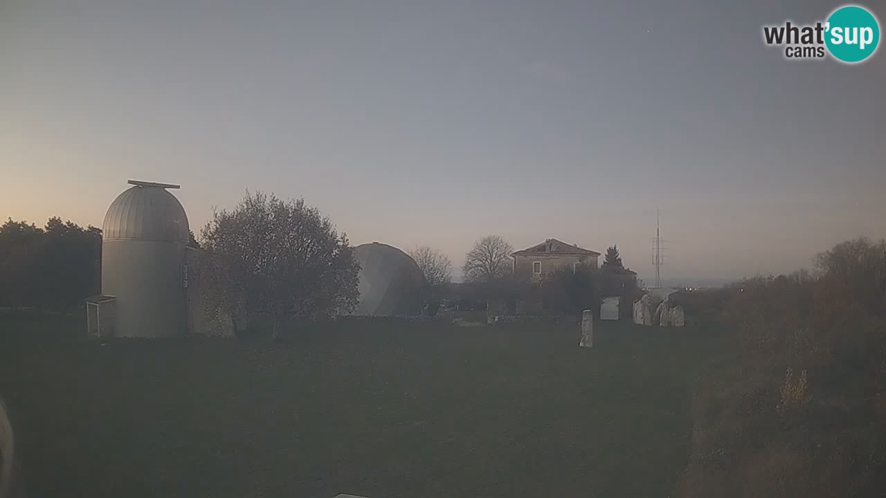 Višnjan-Observatorium Live Webcam – Explore the Sky, Asteroids, Comets, and Meteoroids