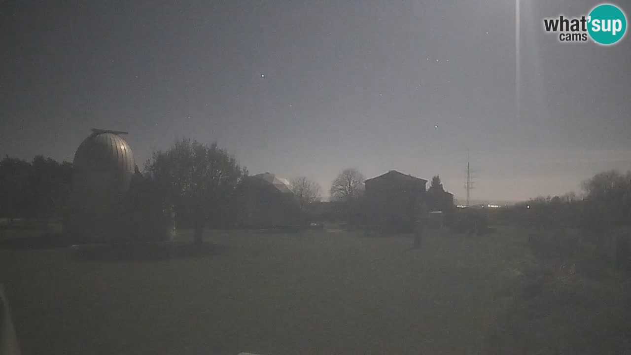 Višnjan-Observatorium Live Webcam – Explore the Sky, Asteroids, Comets, and Meteoroids