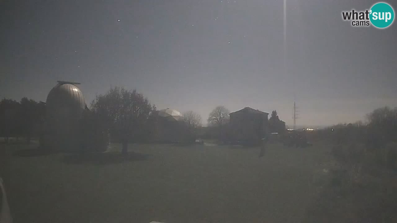 Višnjan-Observatorium Live Webcam – Explore the Sky, Asteroids, Comets, and Meteoroids
