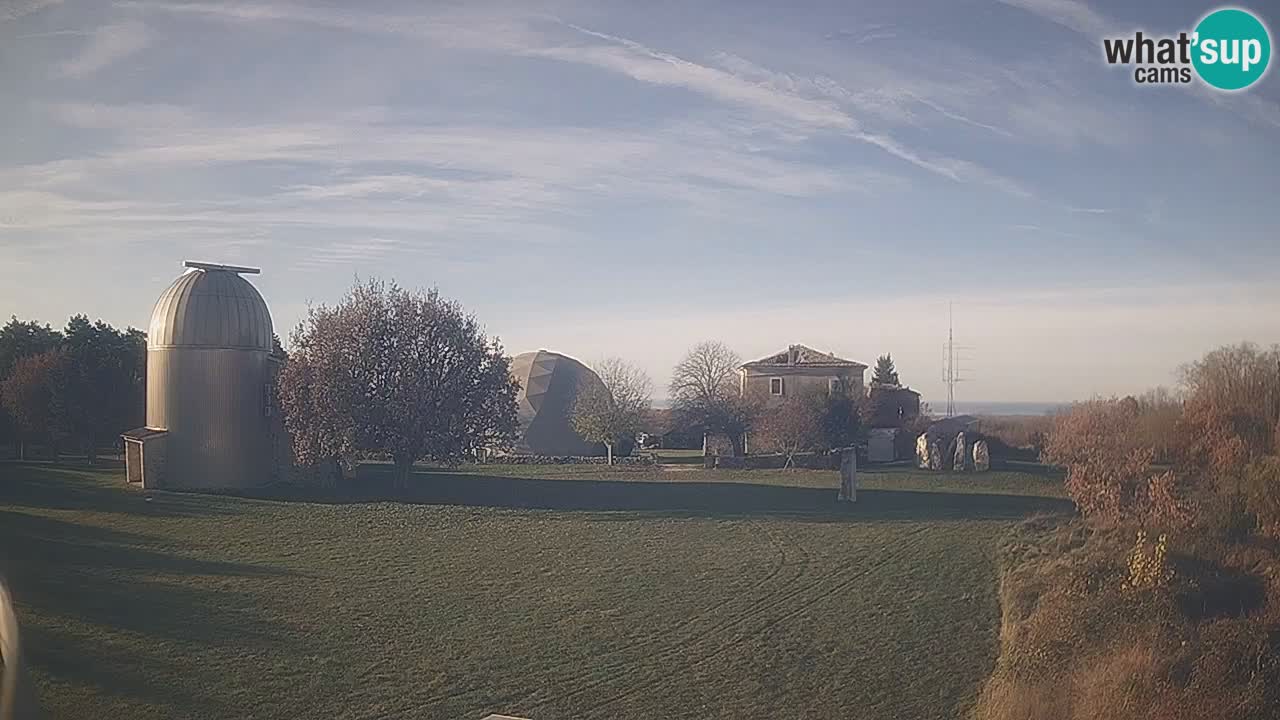Webcam en direct de l’Observatoire de Višnjan – Explorez le ciel, les astéroïdes, les comètes et les météoroïdes