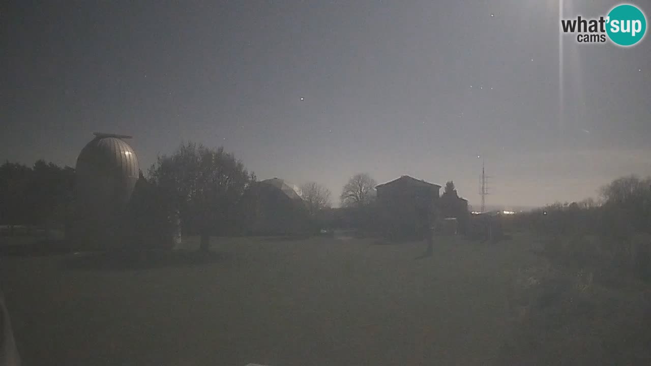 Cámara web en vivo del Observatorio de Višnjan: explora el cielo, los asteroides, cometas y meteoroides