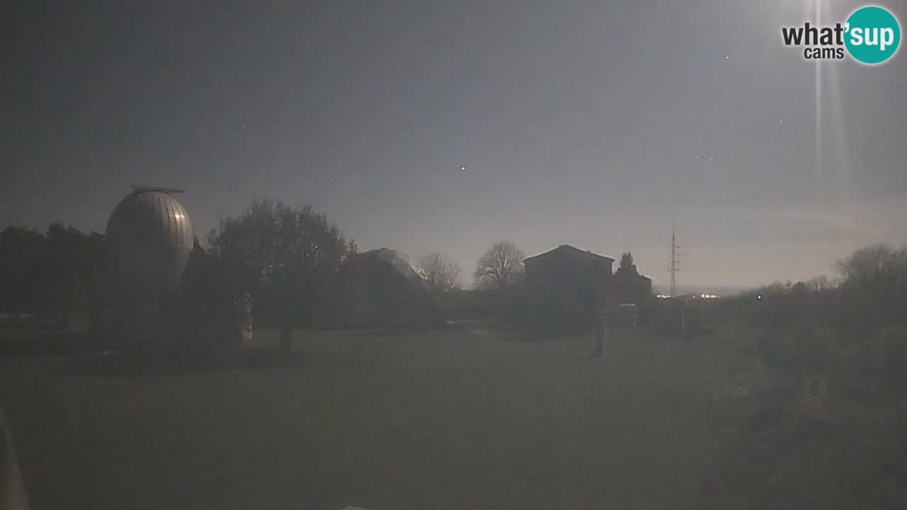 Cámara web en vivo del Observatorio de Višnjan: explora el cielo, los asteroides, cometas y meteoroides