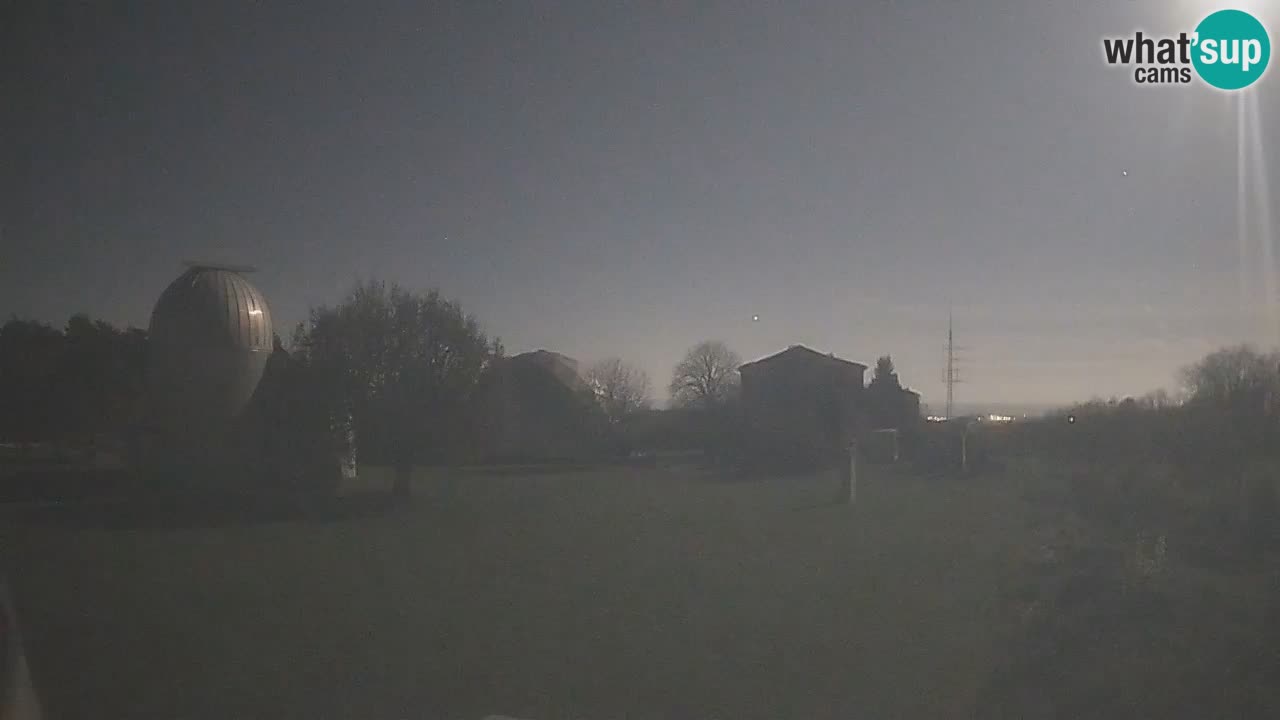 Observatorij Višnjan spletna kamera – Odkrivajte nebo, asteroide, komete in meteorite