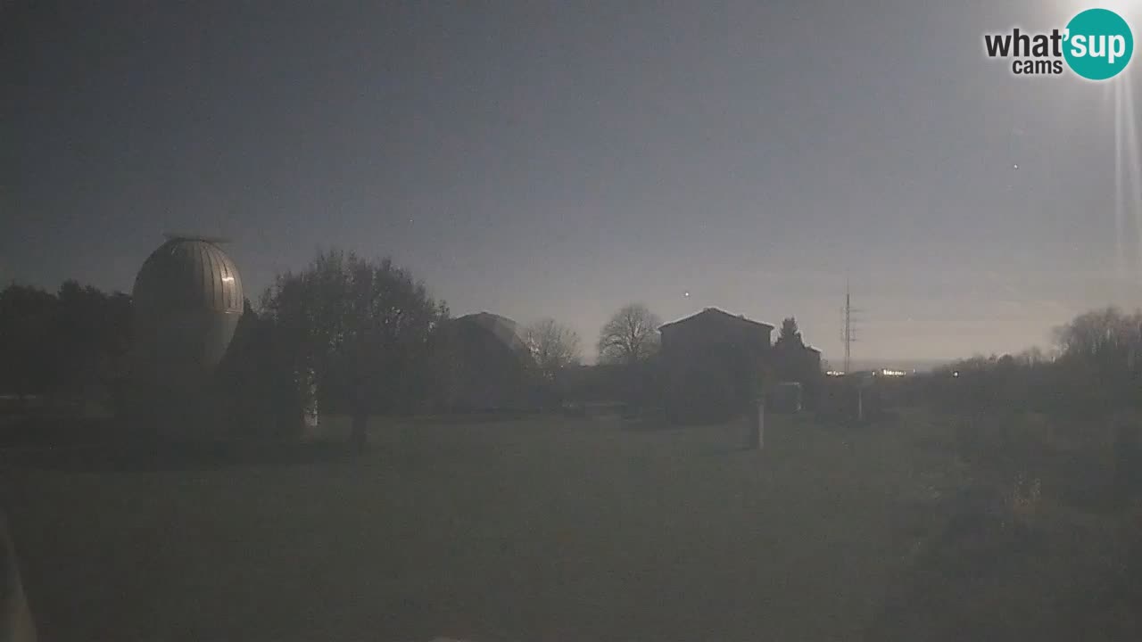 Višnjan-Observatorium Live Webcam – Explore the Sky, Asteroids, Comets, and Meteoroids