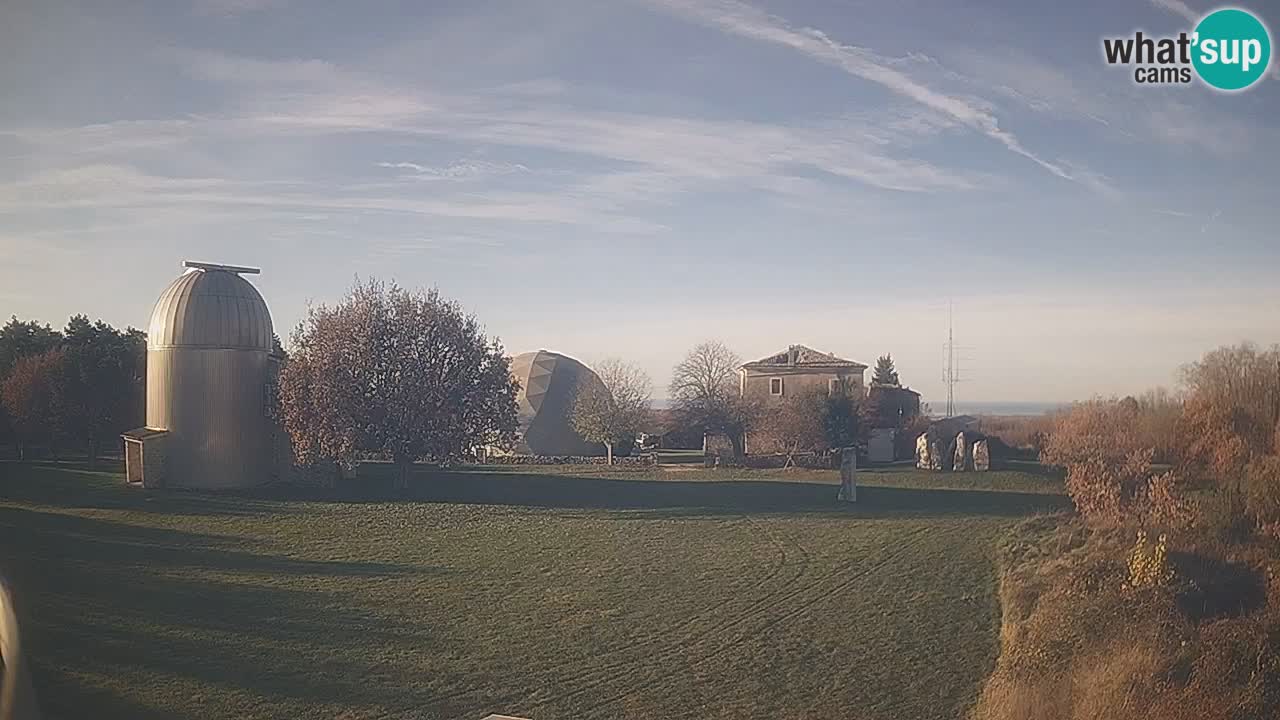 Webcam live dell’Osservatorio di – Esplora il cielo, gli asteroidi, i comete e i meteoroidi.