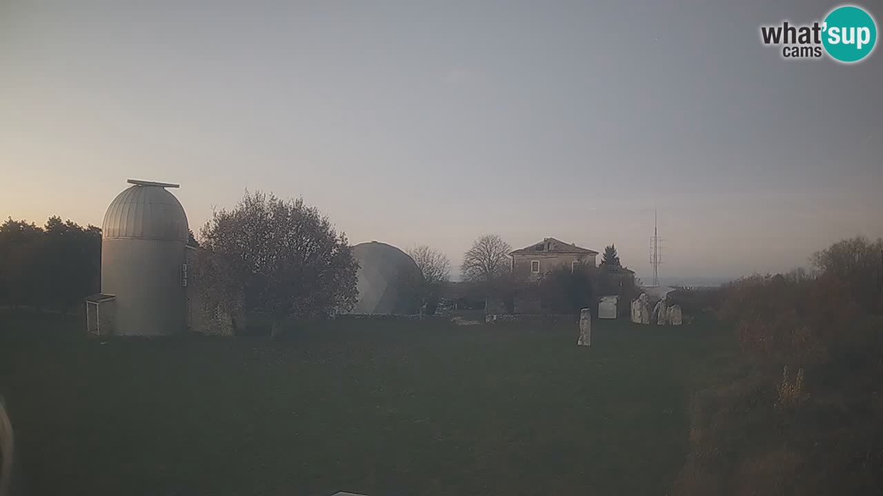 Webcam en direct de l’Observatoire de Višnjan – Explorez le ciel, les astéroïdes, les comètes et les météoroïdes