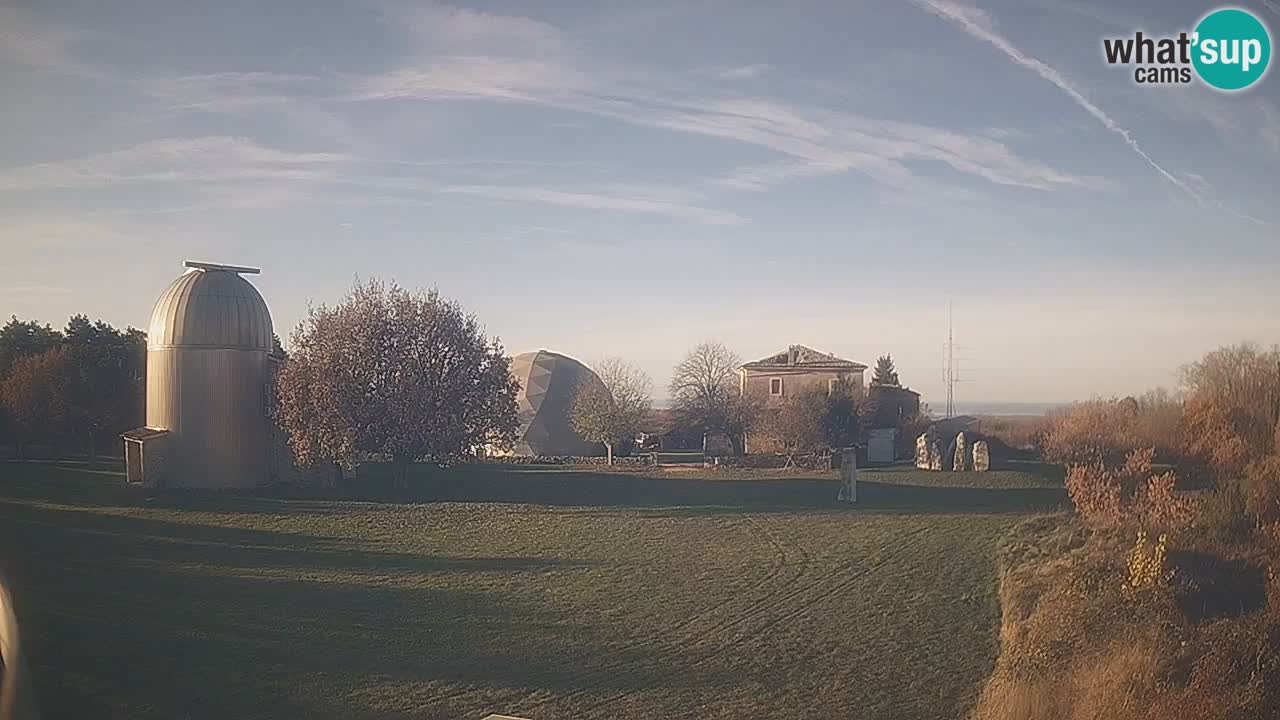 Višnjan-Observatorium Live Webcam – Explore the Sky, Asteroids, Comets, and Meteoroids