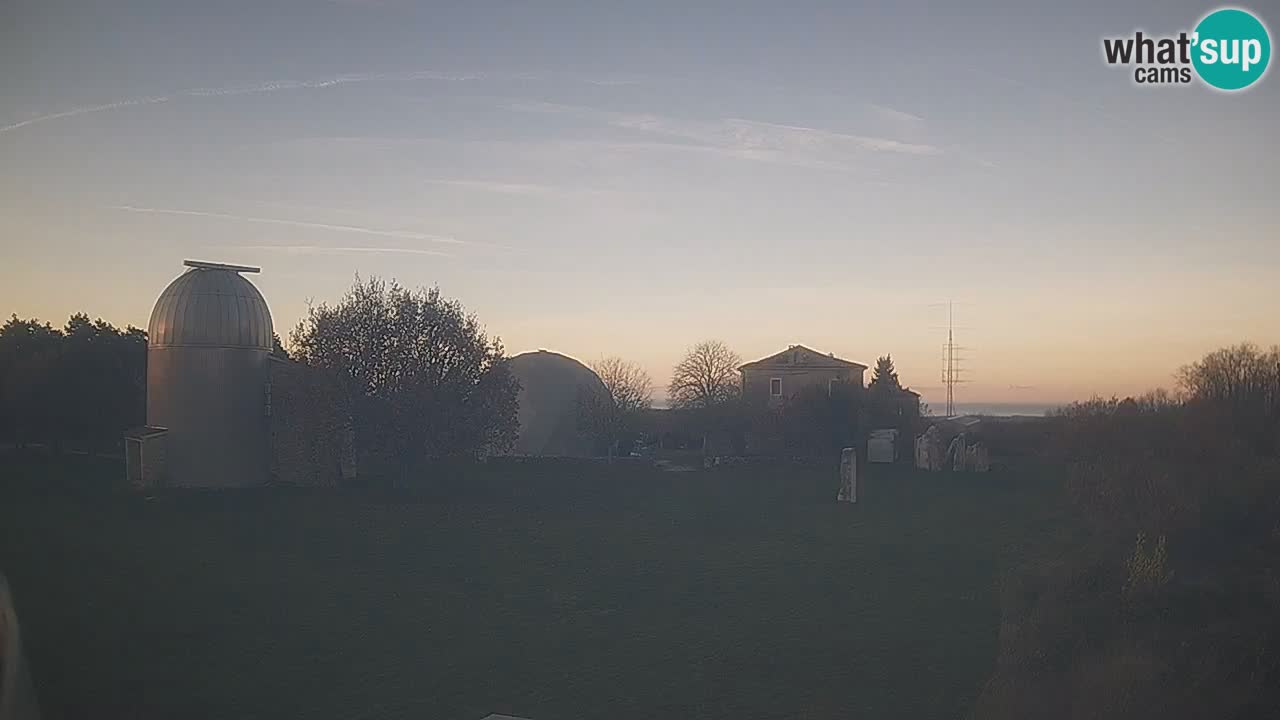 Višnjan-Observatorium Live Webcam – Explore the Sky, Asteroids, Comets, and Meteoroids