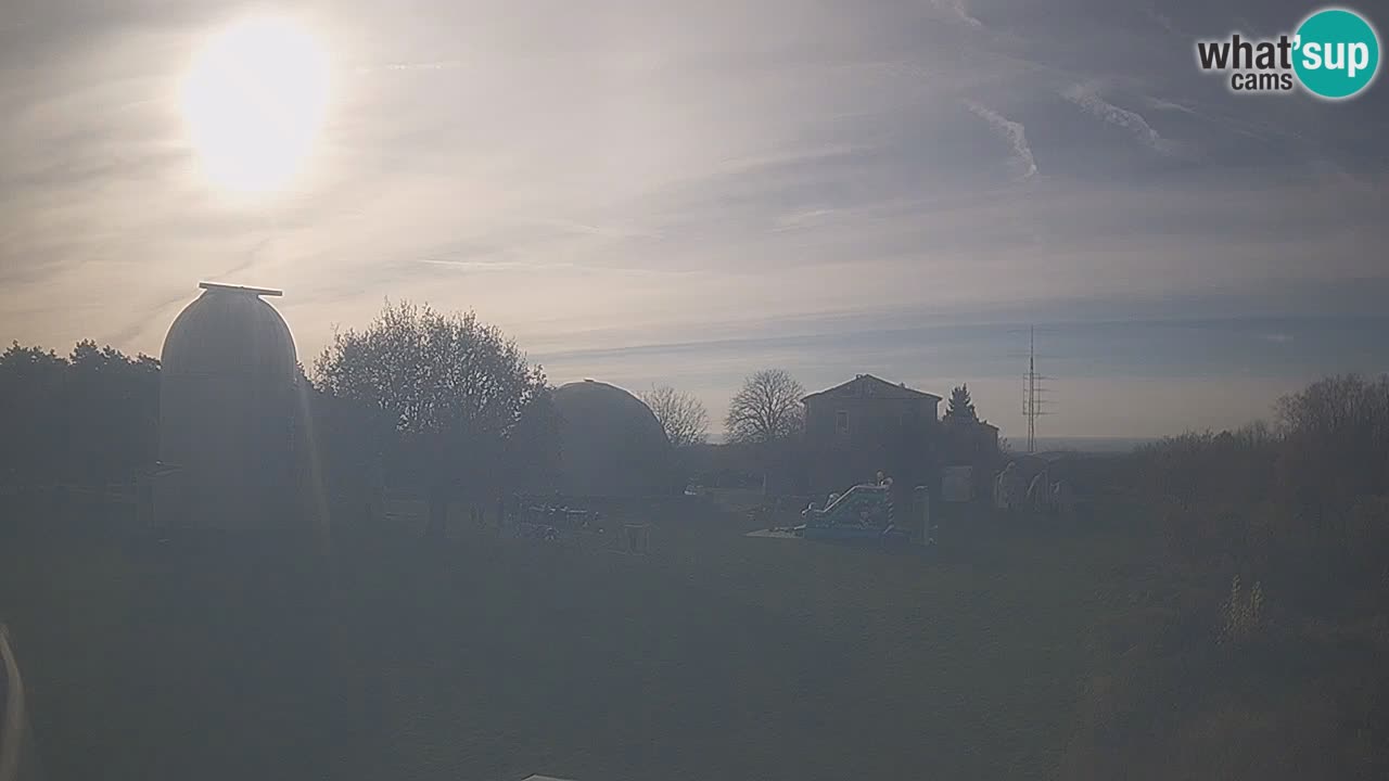 Cámara web en vivo del Observatorio de Višnjan: explora el cielo, los asteroides, cometas y meteoroides