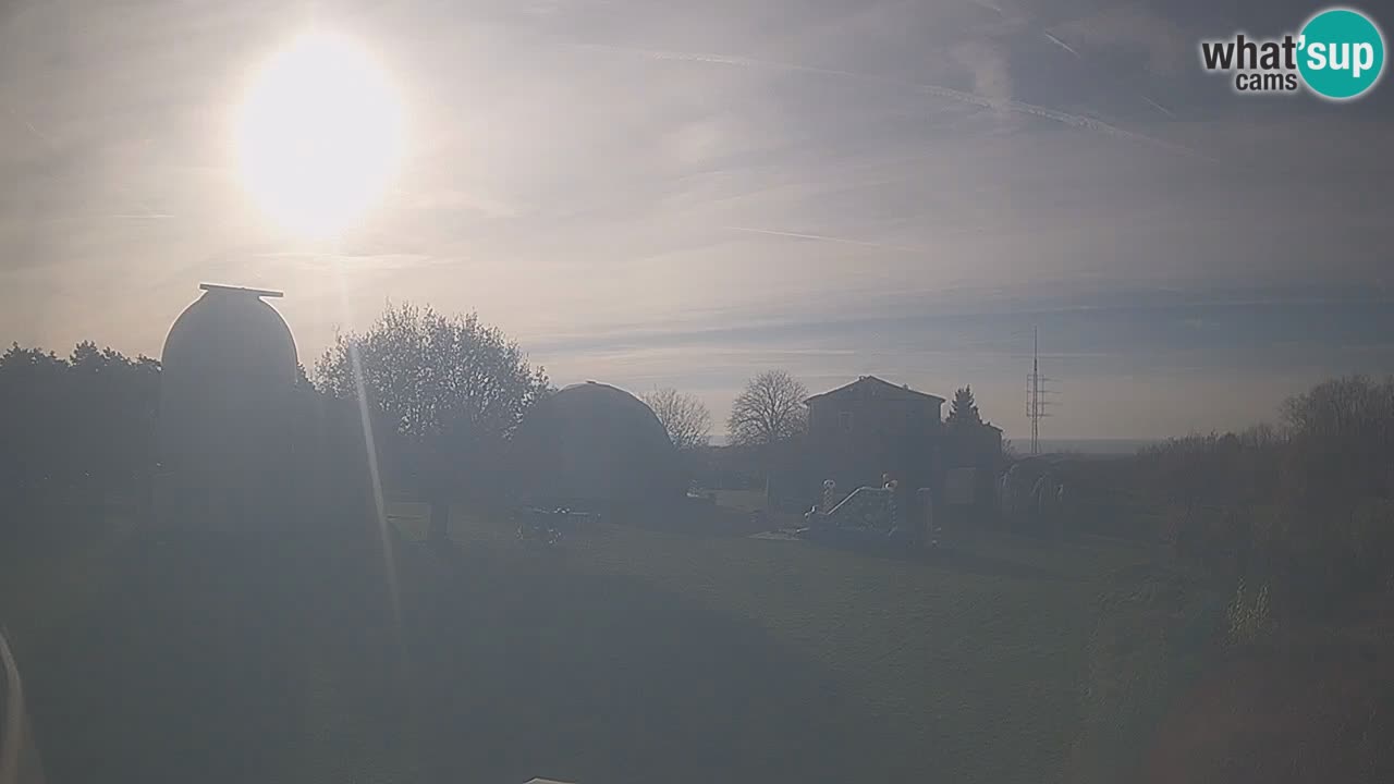 Cámara web en vivo del Observatorio de Višnjan: explora el cielo, los asteroides, cometas y meteoroides