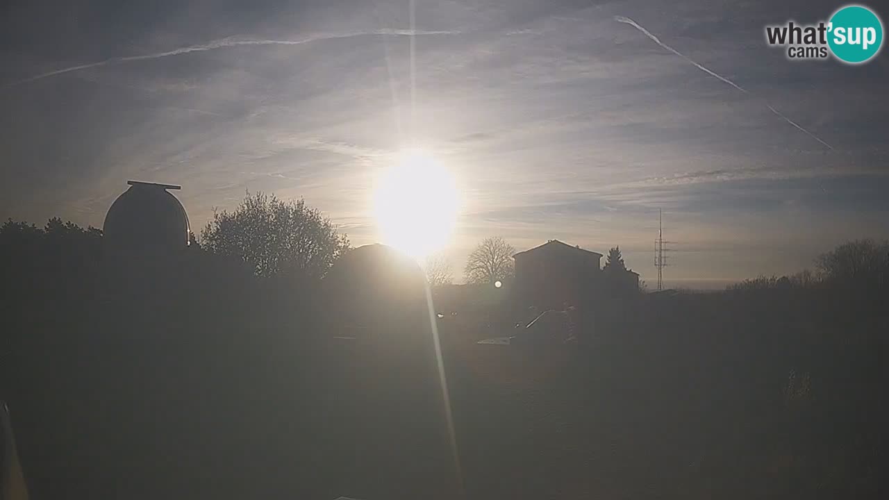 Observatorij Višnjan spletna kamera – Odkrivajte nebo, asteroide, komete in meteorite