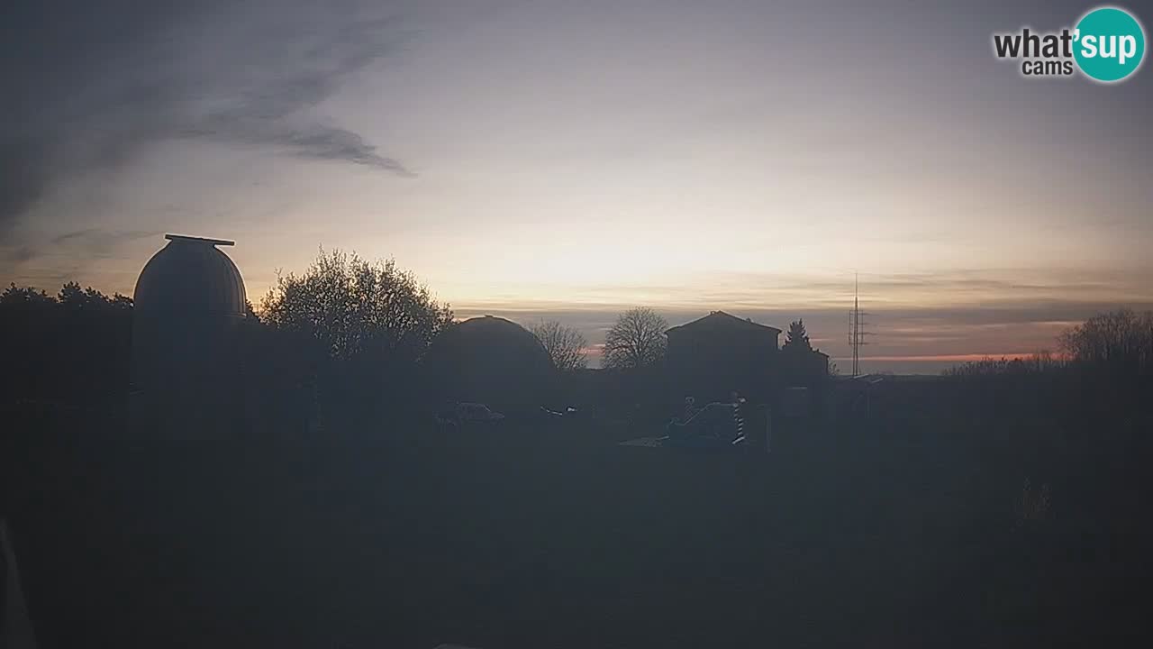 Cámara web en vivo del Observatorio de Višnjan: explora el cielo, los asteroides, cometas y meteoroides