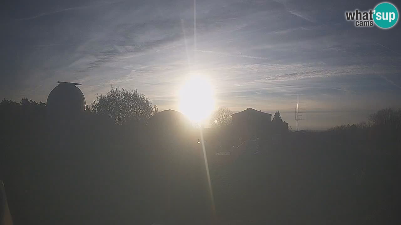 Višnjan-Observatorium Live Webcam – Explore the Sky, Asteroids, Comets, and Meteoroids