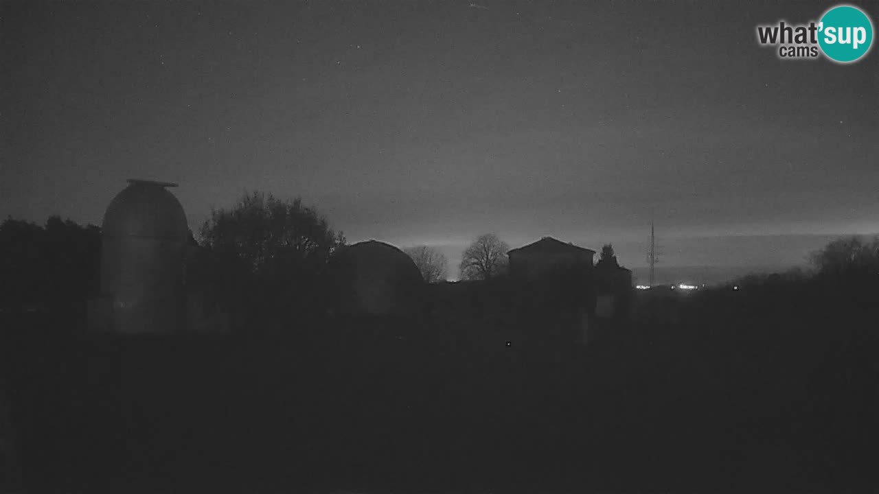 Webcam en direct de l’Observatoire de Višnjan – Explorez le ciel, les astéroïdes, les comètes et les météoroïdes