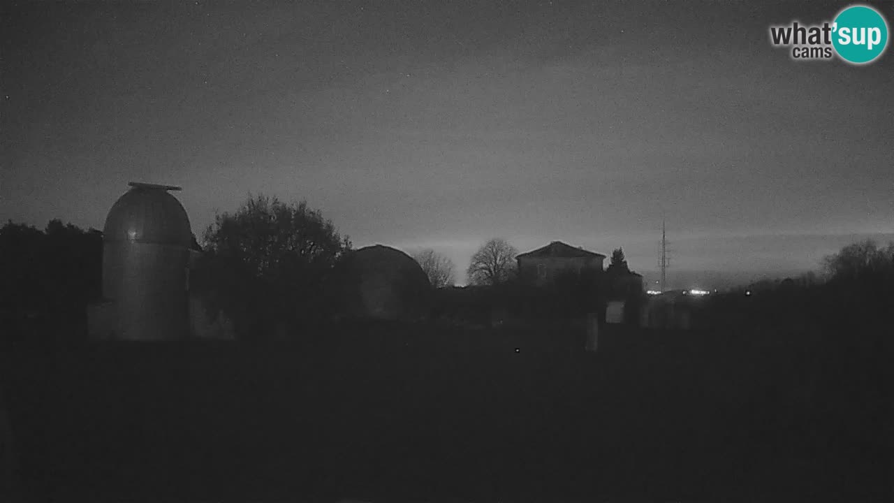 Cámara web en vivo del Observatorio de Višnjan: explora el cielo, los asteroides, cometas y meteoroides