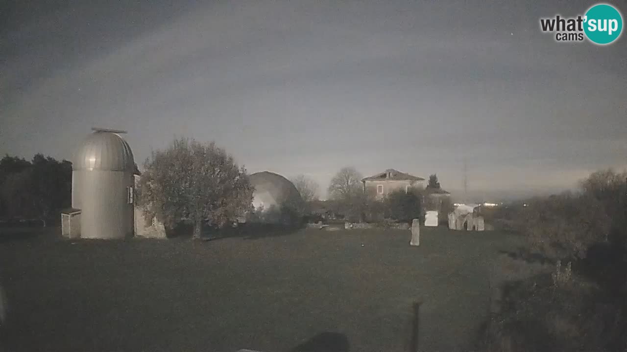 Cámara web en vivo del Observatorio de Višnjan: explora el cielo, los asteroides, cometas y meteoroides