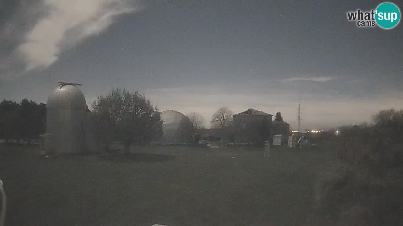 Višnjan-Observatorium Live Webcam – Explore the Sky, Asteroids, Comets, and Meteoroids