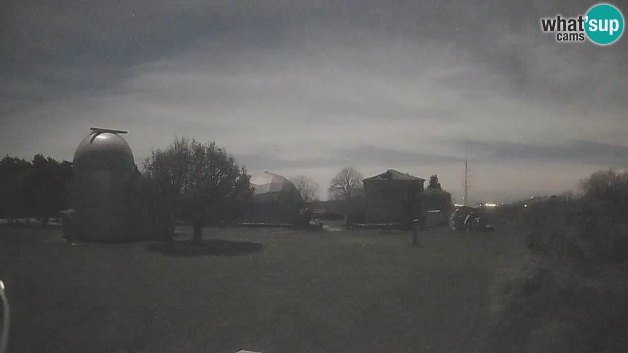 Cámara web en vivo del Observatorio de Višnjan: explora el cielo, los asteroides, cometas y meteoroides