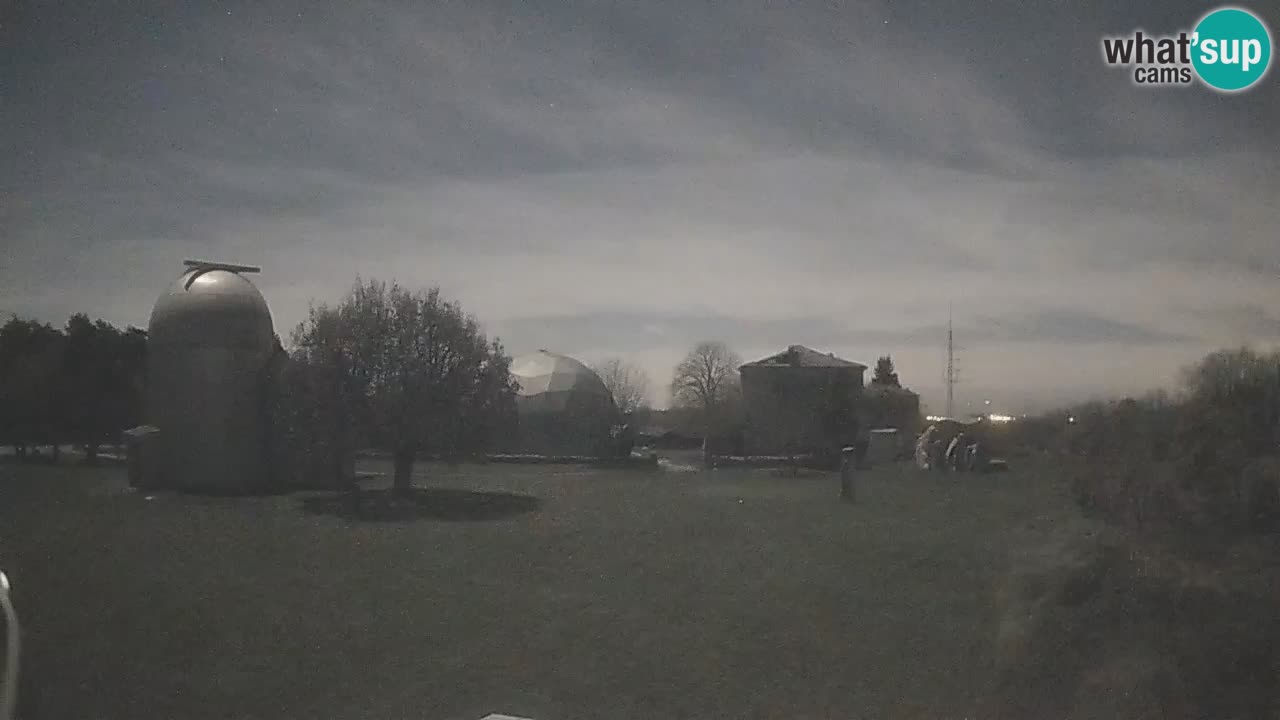 Webcam en direct de l’Observatoire de Višnjan – Explorez le ciel, les astéroïdes, les comètes et les météoroïdes