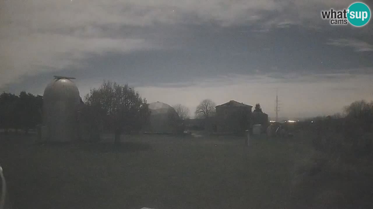 Observatorij Višnjan spletna kamera – Odkrivajte nebo, asteroide, komete in meteorite