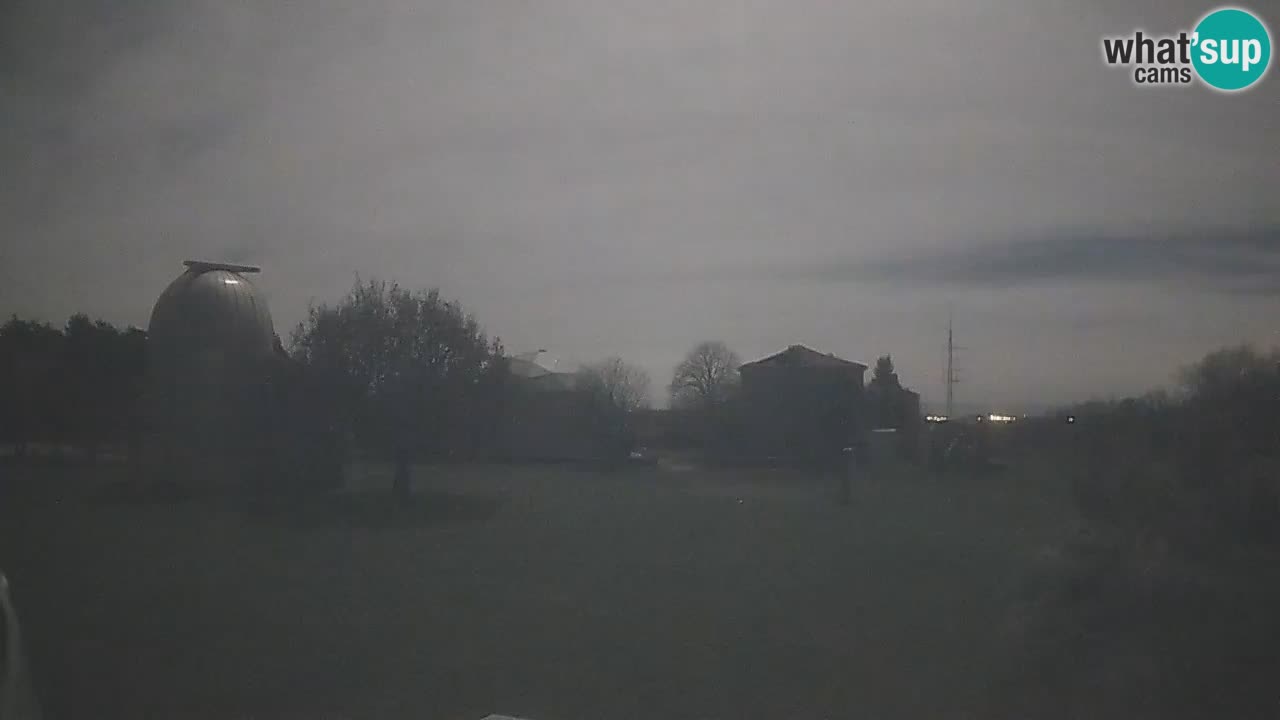 Cámara web en vivo del Observatorio de Višnjan: explora el cielo, los asteroides, cometas y meteoroides