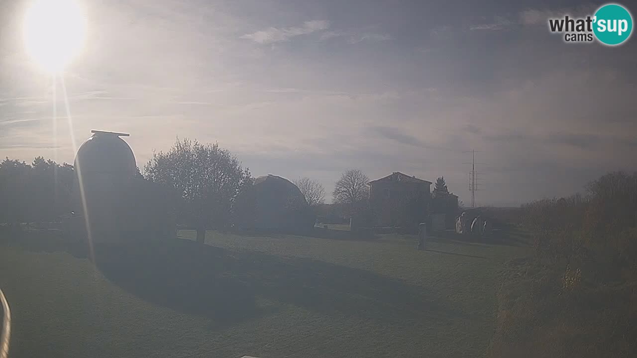 Webcam en direct de l’Observatoire de Višnjan – Explorez le ciel, les astéroïdes, les comètes et les météoroïdes