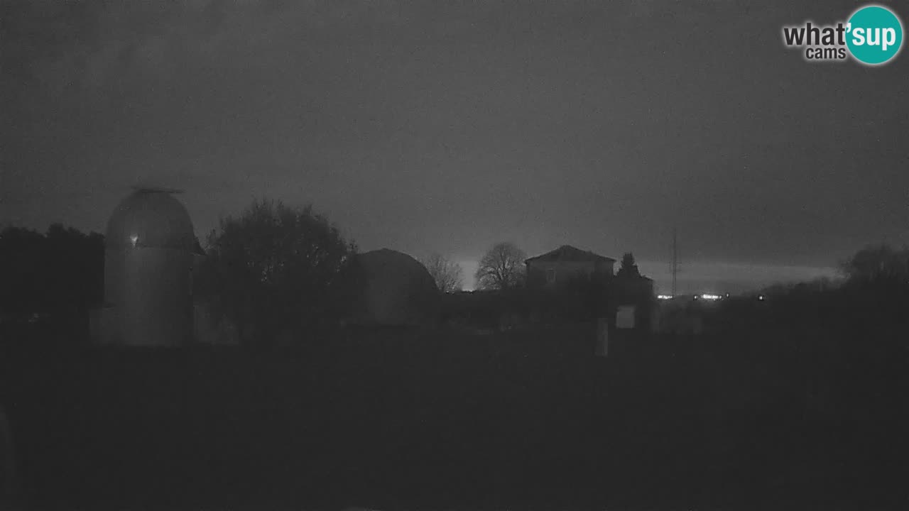 Webcam en direct de l’Observatoire de Višnjan – Explorez le ciel, les astéroïdes, les comètes et les météoroïdes