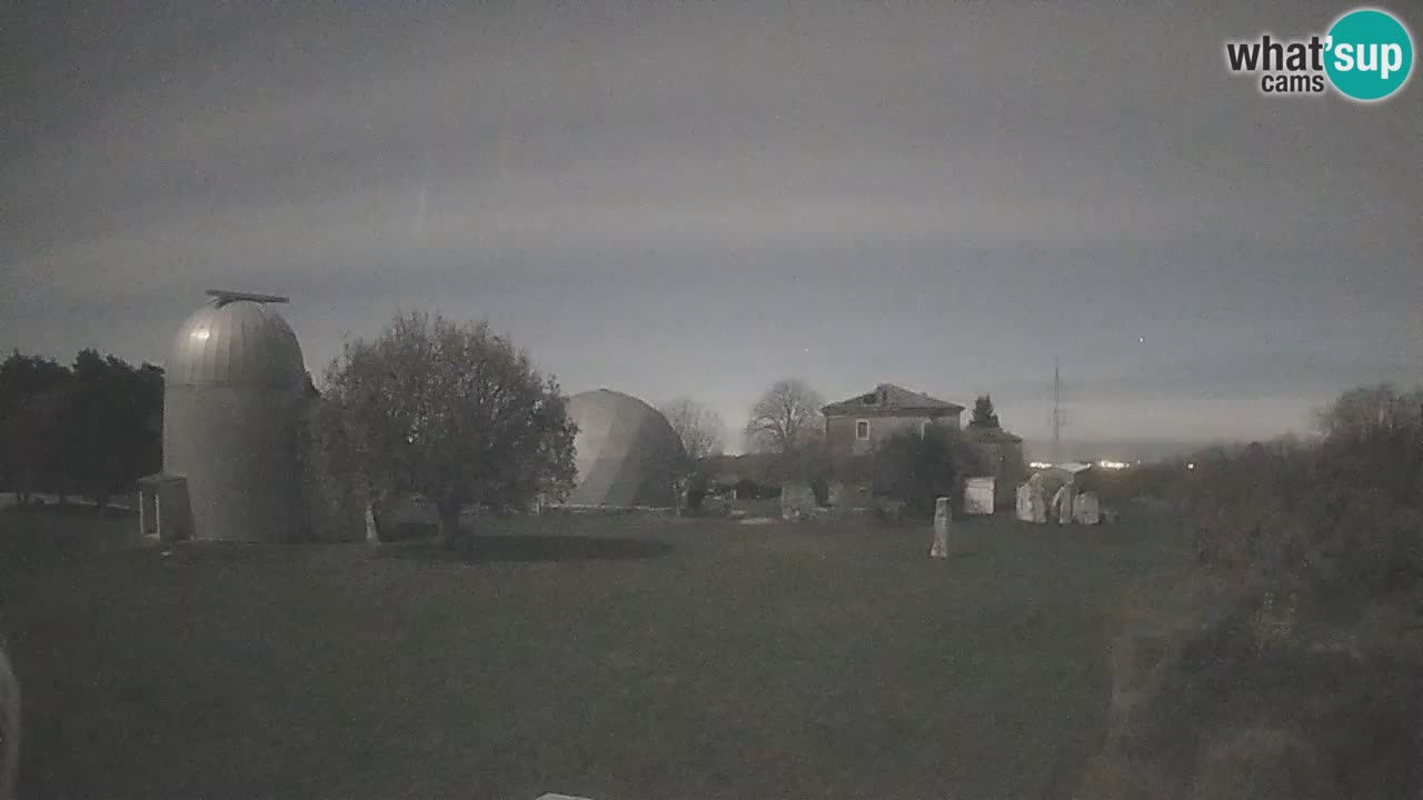 Observatorij Višnjan spletna kamera – Odkrivajte nebo, asteroide, komete in meteorite