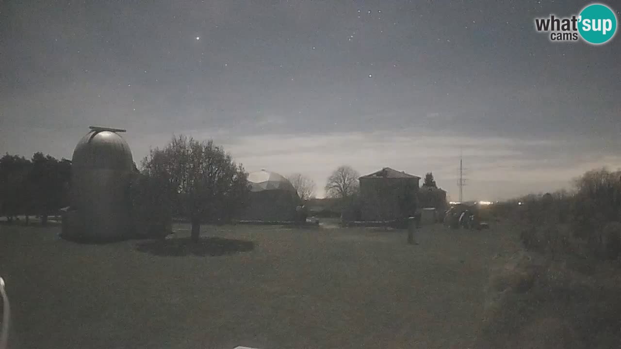 Cámara web en vivo del Observatorio de Višnjan: explora el cielo, los asteroides, cometas y meteoroides