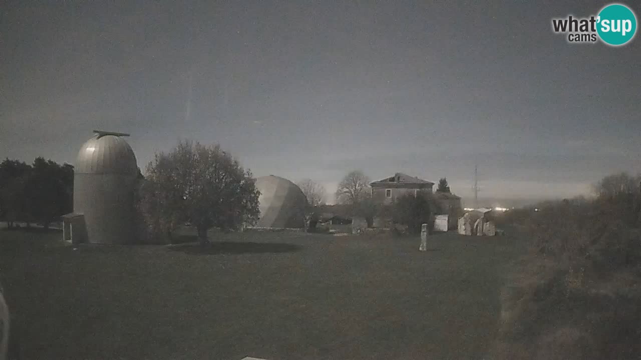 Cámara web en vivo del Observatorio de Višnjan: explora el cielo, los asteroides, cometas y meteoroides